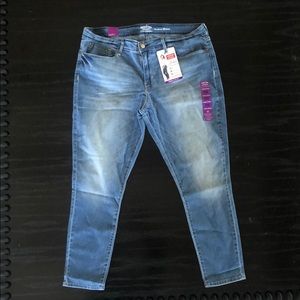 Levi’s Signature Modern Skinny Jeans Size 20S BNWT